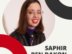In the picture you can see the branding of the podcast. In the centre is a picture of Saphir Ben Dakon. She is looking directly into the camera and smiling.