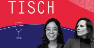 The picture shows Saphir Ben Dakon and Sara Staub. The image appears in the branding of the podcast. It shows a blue table with a glass on it. The background is red.